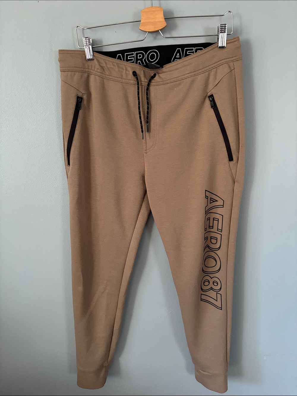 AERO by Aeropostale Men's Tan Jogger Sweatpants